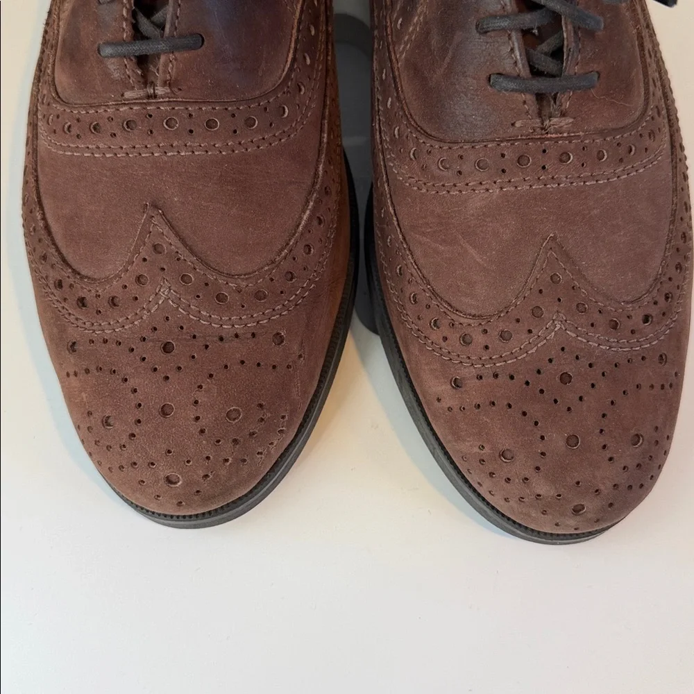 Dexter brown suede